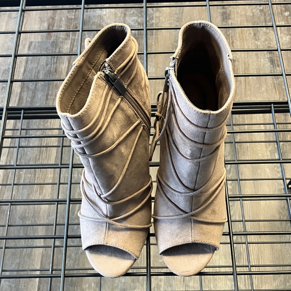 Elegant Tan Peep-Toe Ankle Boots